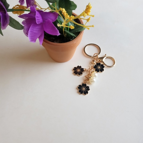 Accessories - Flower Black Keychain Bag Charm
